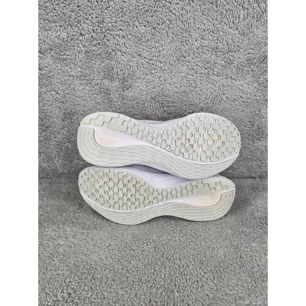 ​Nike Renew Serenity Run Women's Size 8.5 Grey Silver Running Shoes DB0522-001